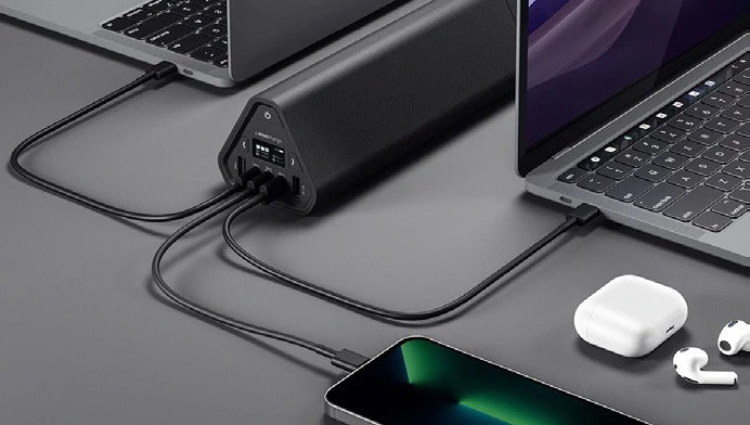 Omni 40+ charging a laptop and phone